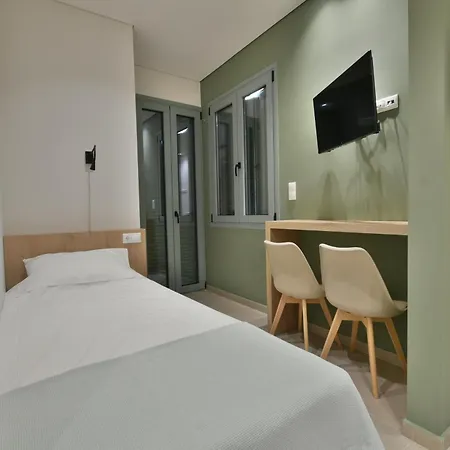 Okeanis فندق Tirós