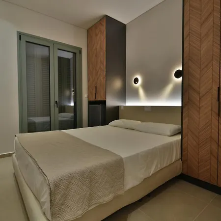 Hotel Oceanis Tirós