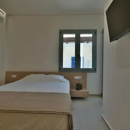 Oceanis Hotel Tirós