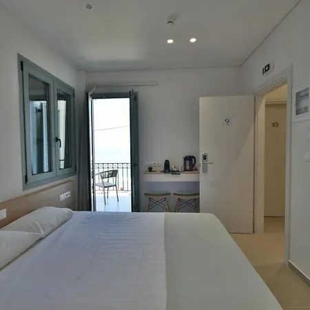 فندق Okeanis Tirós