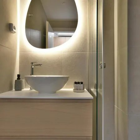 Hotell Oceanis Tirós