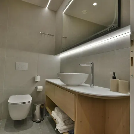 Oceanis Hotel *
