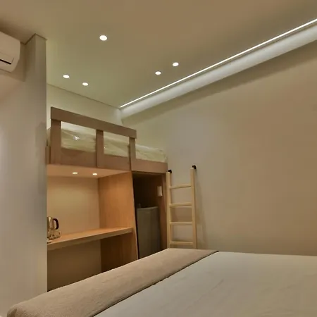 Hotel Oceanis Tirós