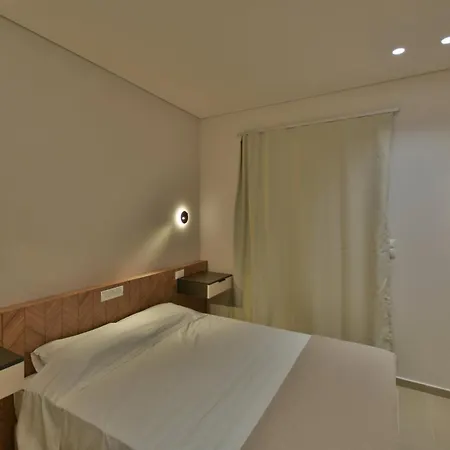 Okeanis 酒店 Tirós