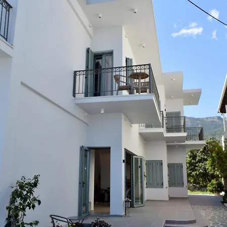 酒店 Okeanis Tirós