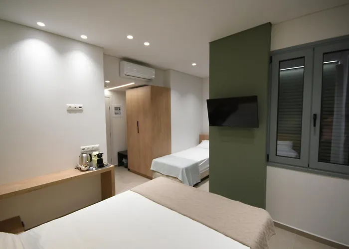 Otel Okeanis Tirós