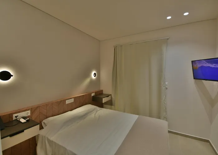 Okeanis Hotell Tirós